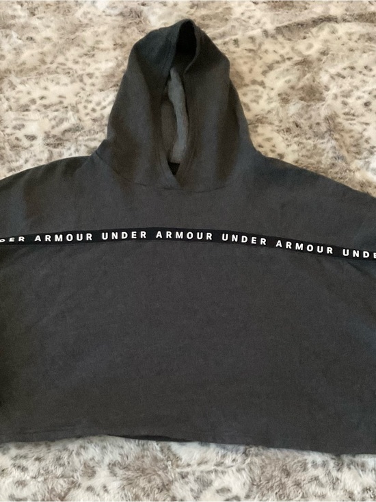 Under Armour Tops - Women’s Under Armour Black Cropped Hooded Pullover with Logo Tape size Xl